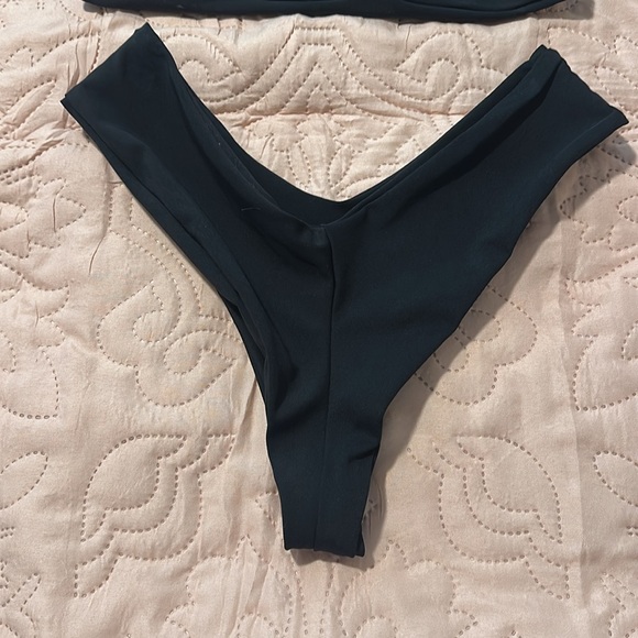 Large Black bikini set - Picture 3 of 6